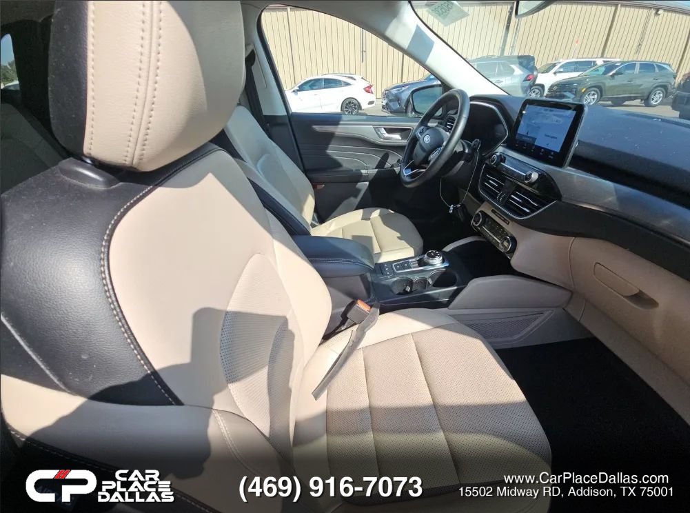 Used 2021 Ford Escape Titanium AWD/4WD image 12