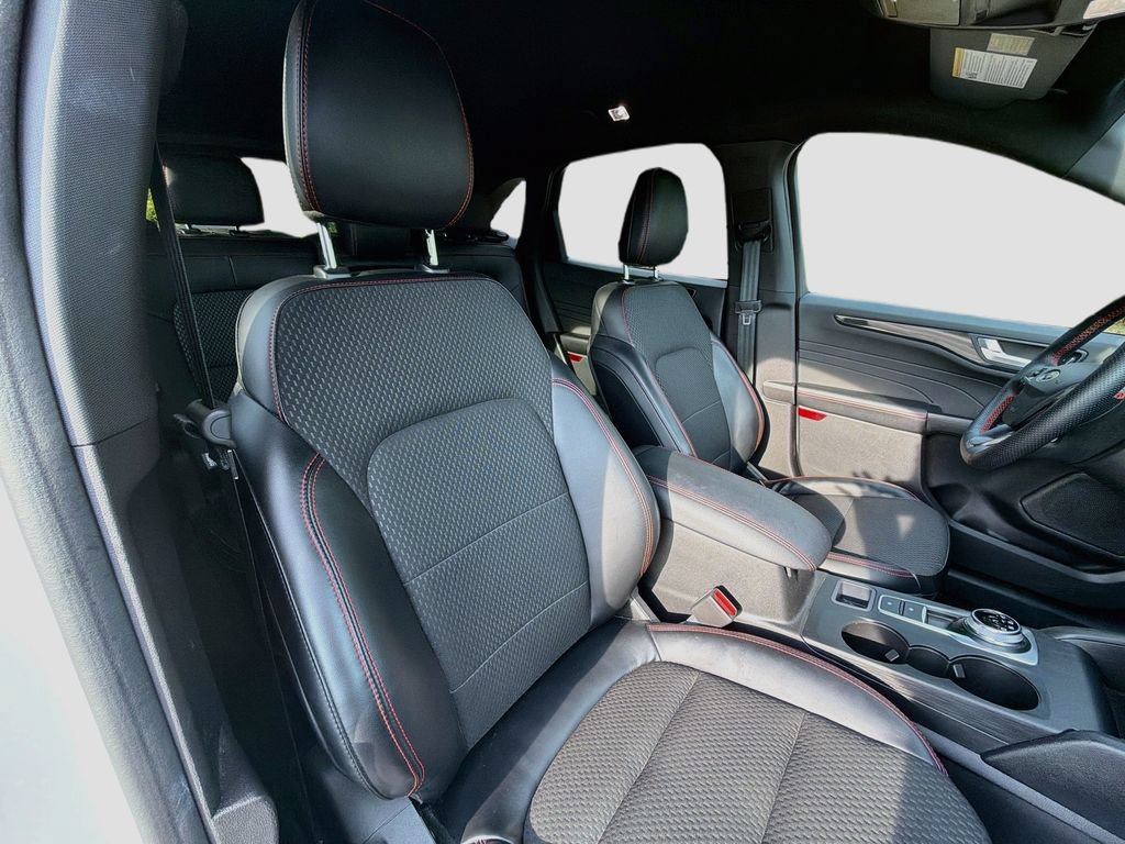 Used 2023 Ford Escape ST-Line w/ Tech Pack #1 AWD/4WD image 30