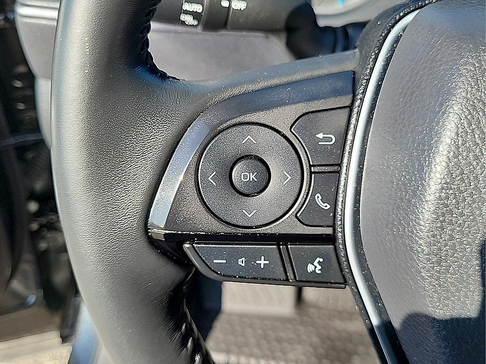 Used 2024 Toyota Venza XLE AWD/4WD image 17