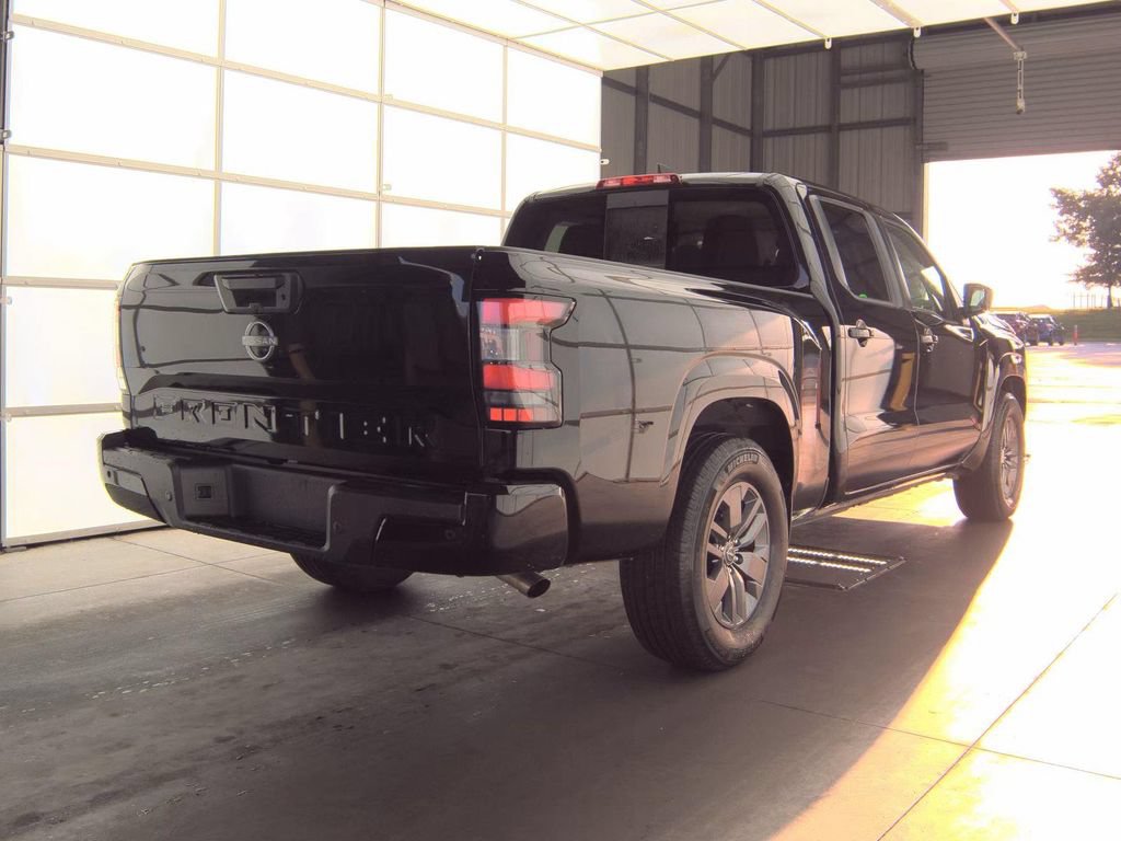 Certified 2025 Nissan Frontier SV RWD image 5