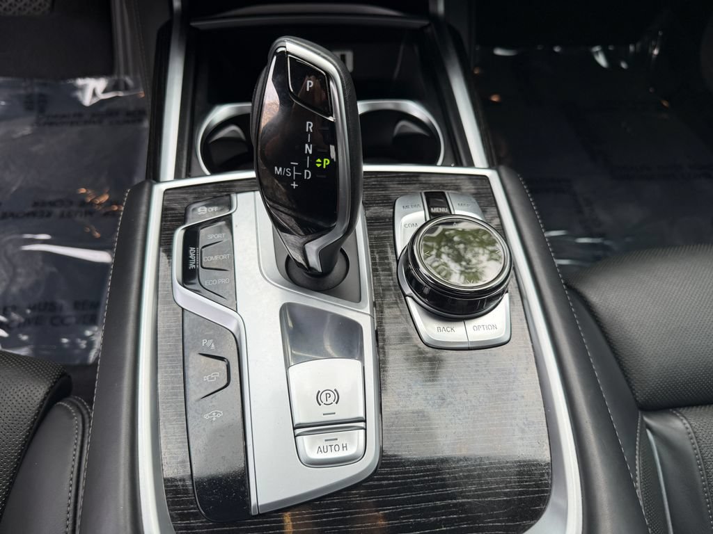 Used 2018 BMW 750i RWD image 30
