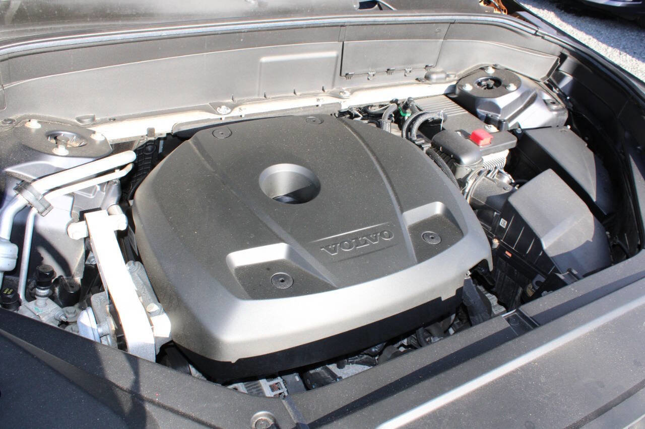 Used 2016 Volvo XC90 T6 Momentum w/ Momentum Plus Package image 28