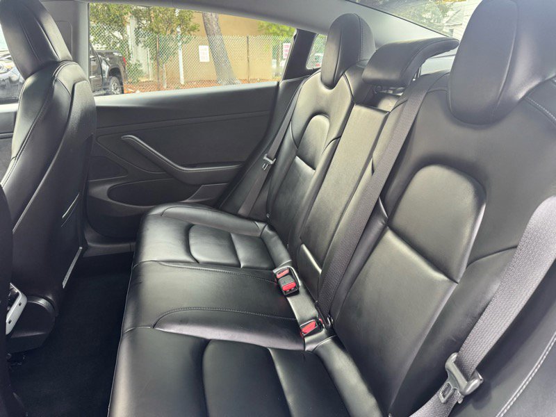 Used 2020 Tesla Model 3 Standard Range Plus image 9