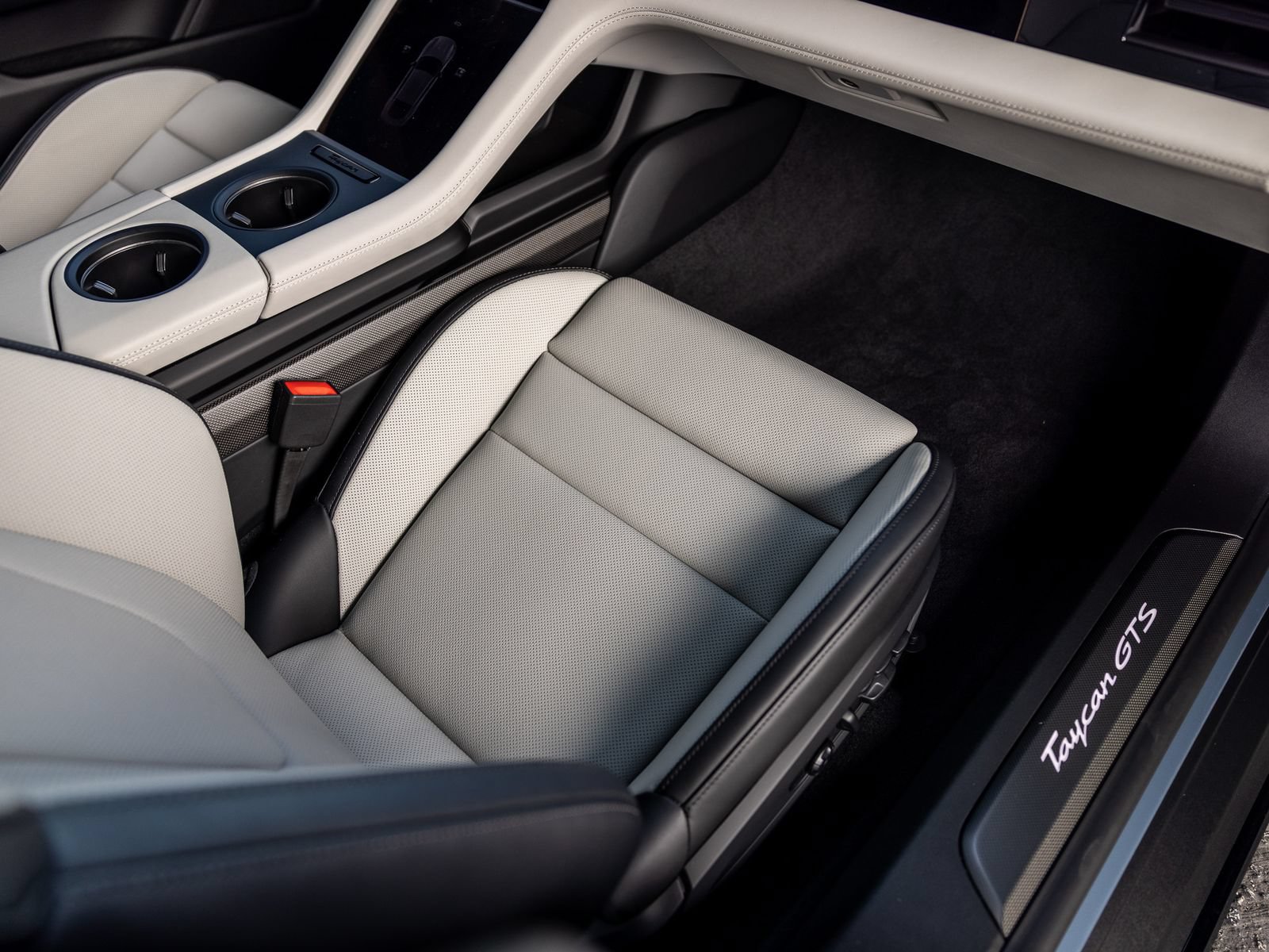 New 2026 Porsche Taycan GTS AWD/4WD image 61
