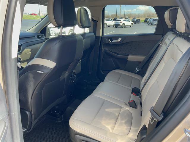 Used 2020 Ford Escape Titanium w/ Titanium Premium Package 2.0 AWD/4WD image 16