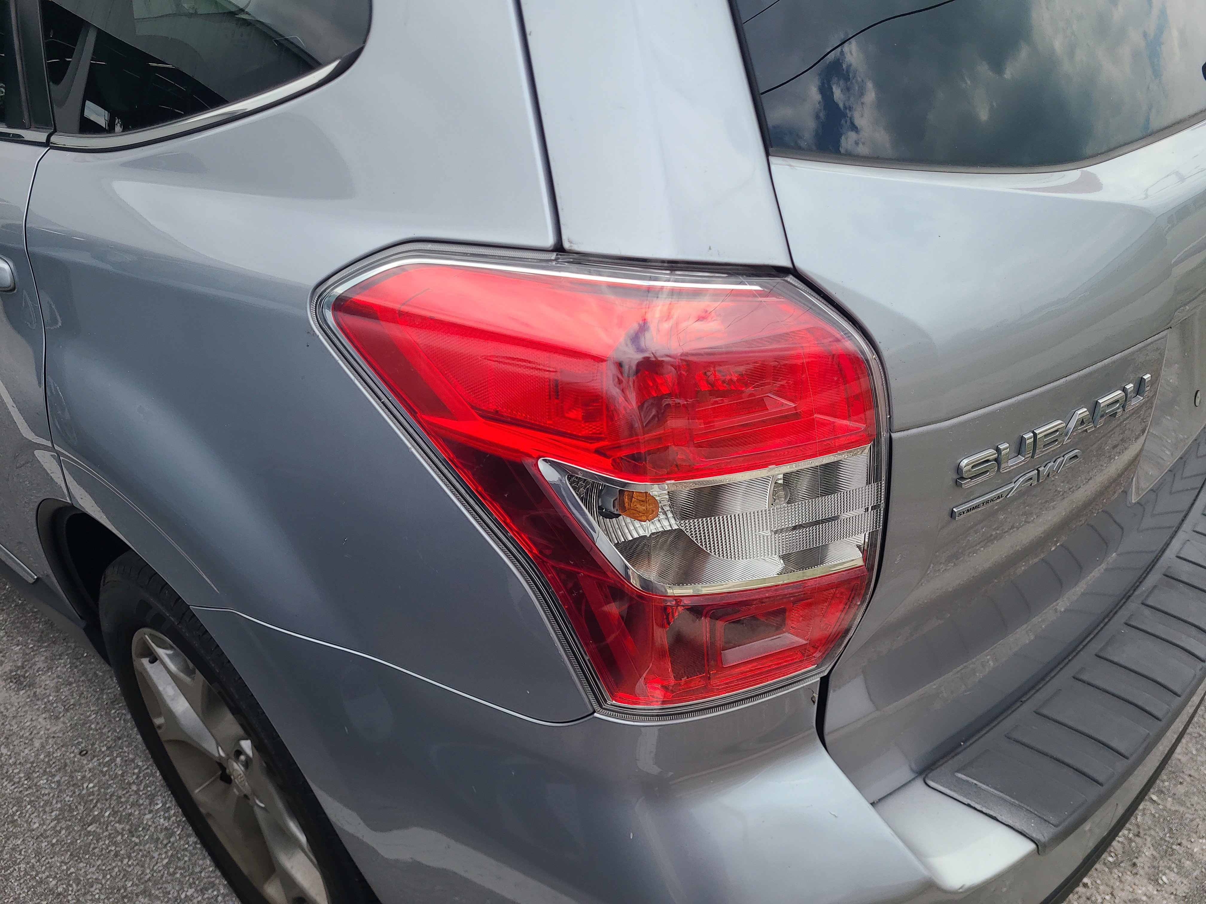 Used 2016 Subaru Forester 2.5i Touring w/ Eyesight & Navigation System AWD/4WD image 10