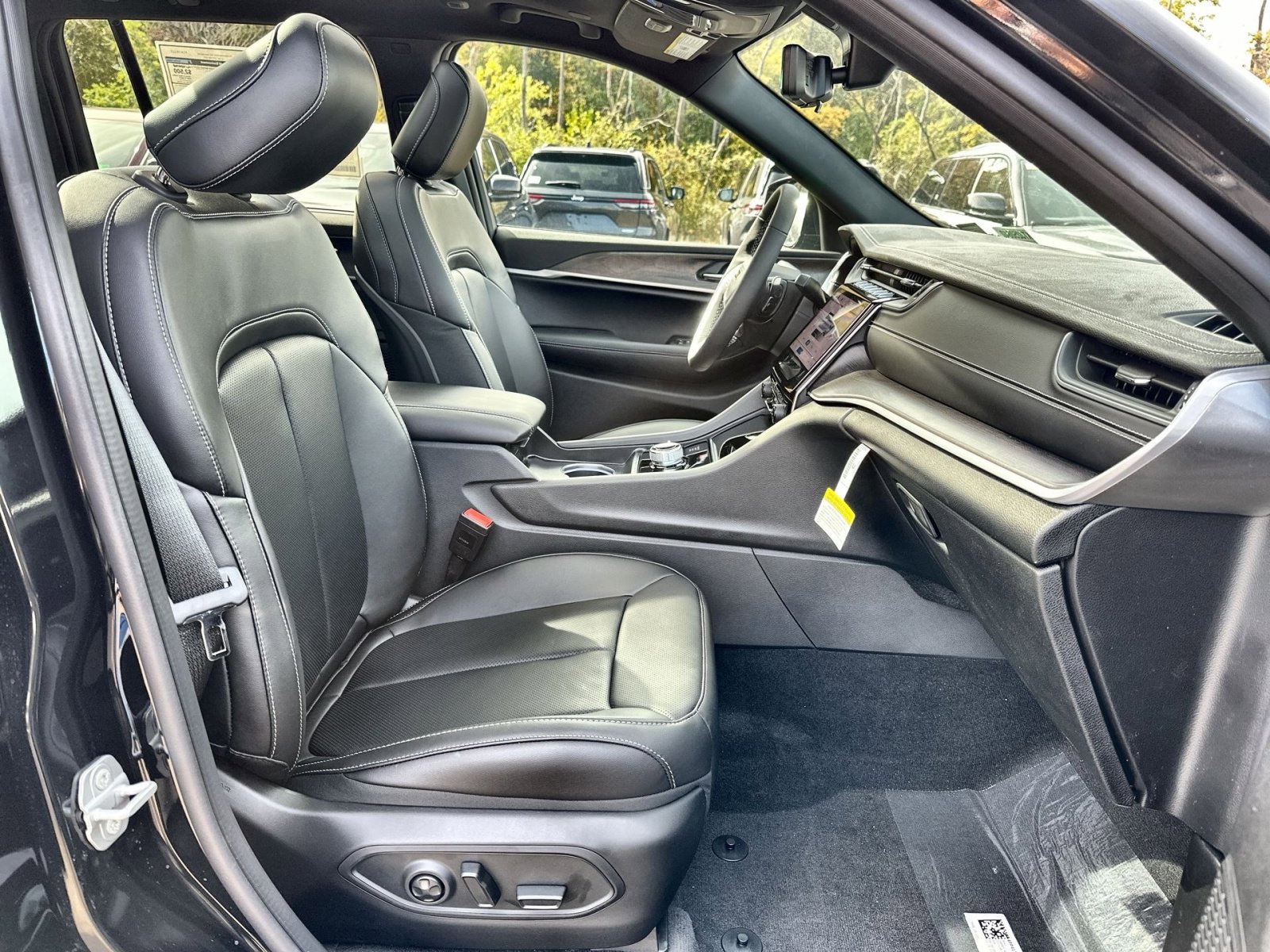 New 2025 Jeep Grand Cherokee Limited w/ Luxury Tech Group II image 27