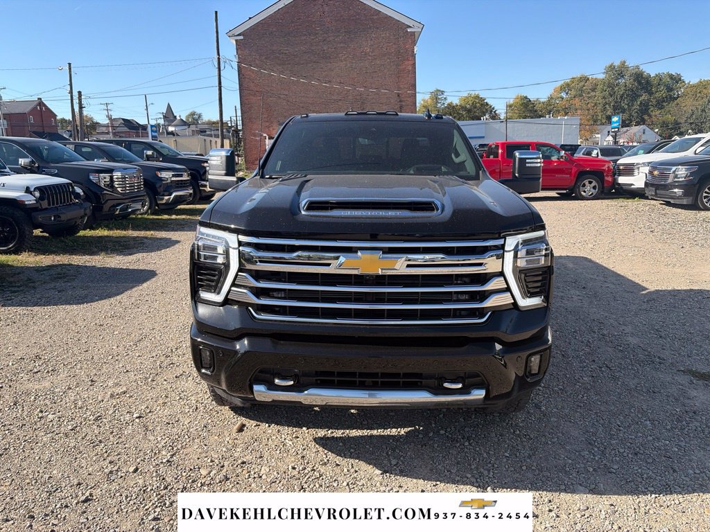 Used 2026 Chevrolet Silverado 2500 High Country w/ High Country Premium Package AWD/4WD image 2