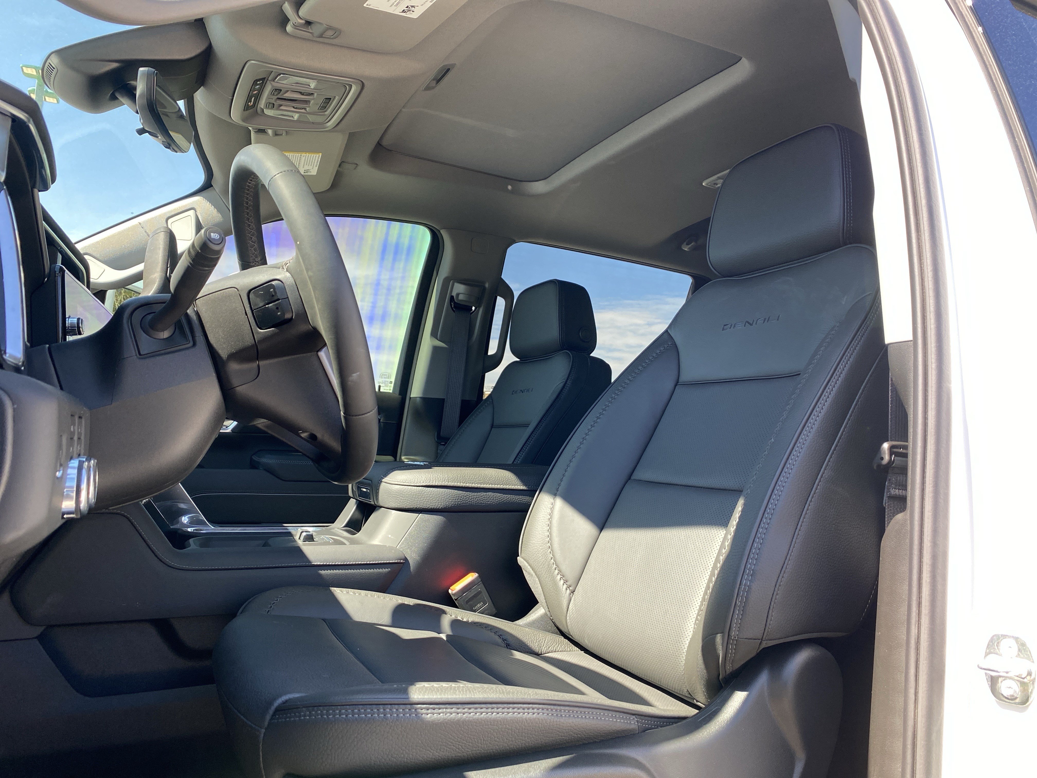 Used 2026 GMC Sierra 3500 Denali w/ Denali Reserve Package AWD/4WD image 7