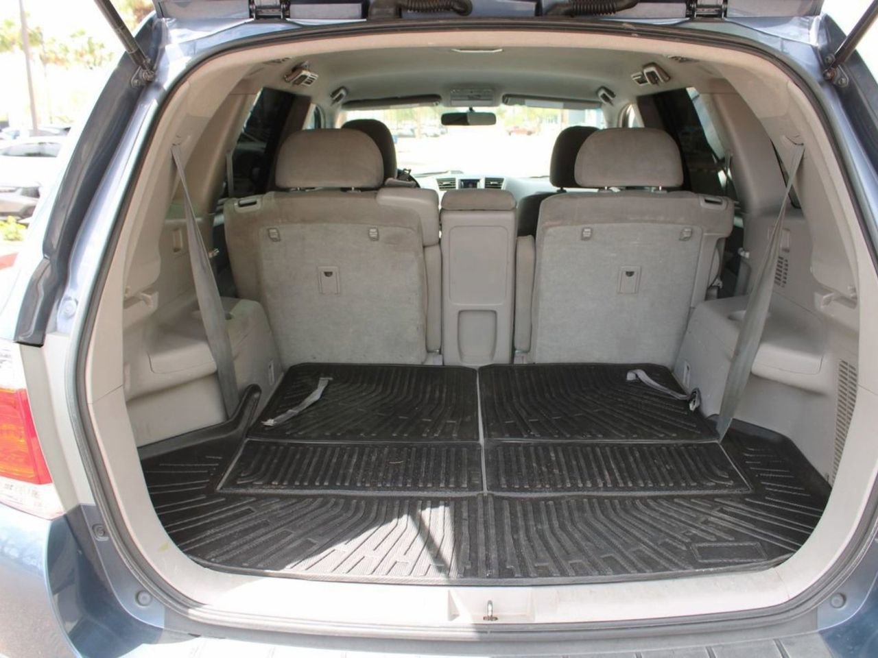 Used 2011 Toyota Highlander 2WD w/ Tech Pkg image 11