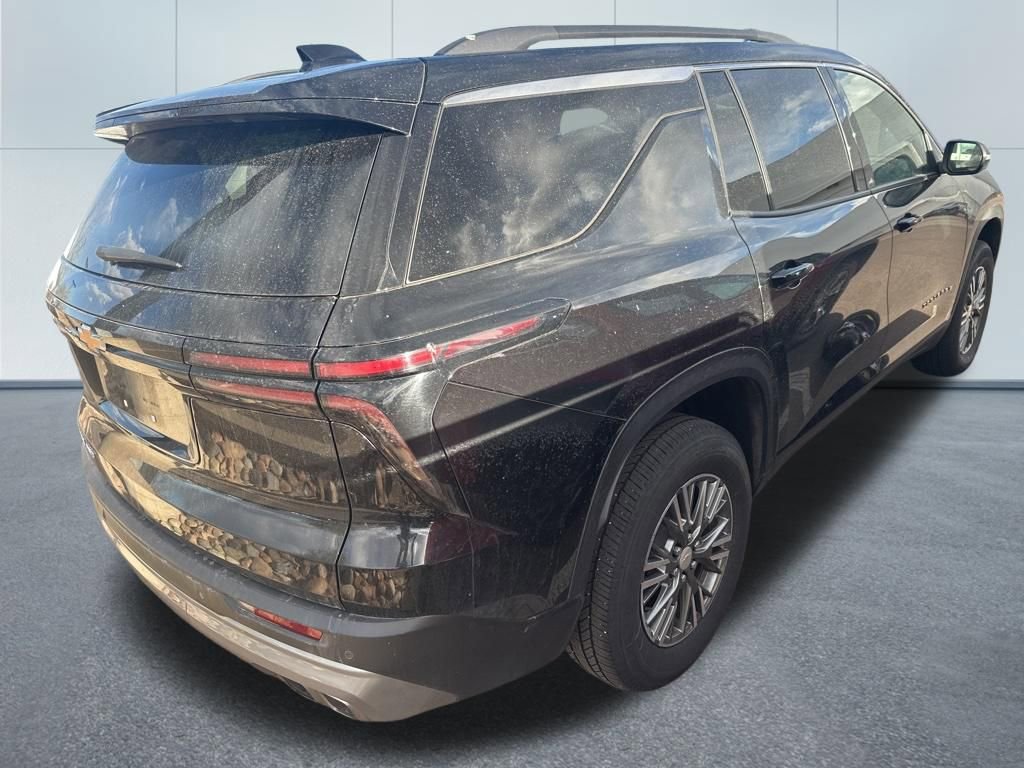 Used 2025 Chevrolet Traverse LT image 8