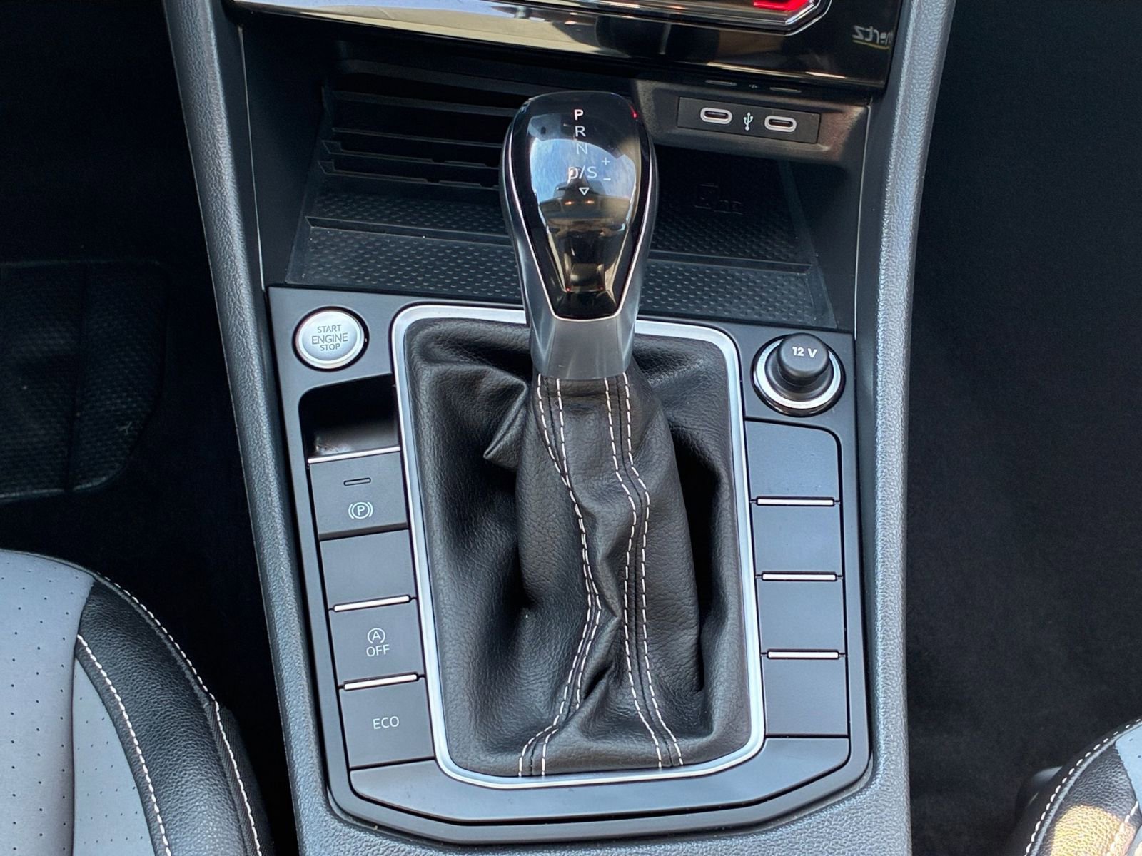 Used 2025 Volkswagen Jetta SE image 39