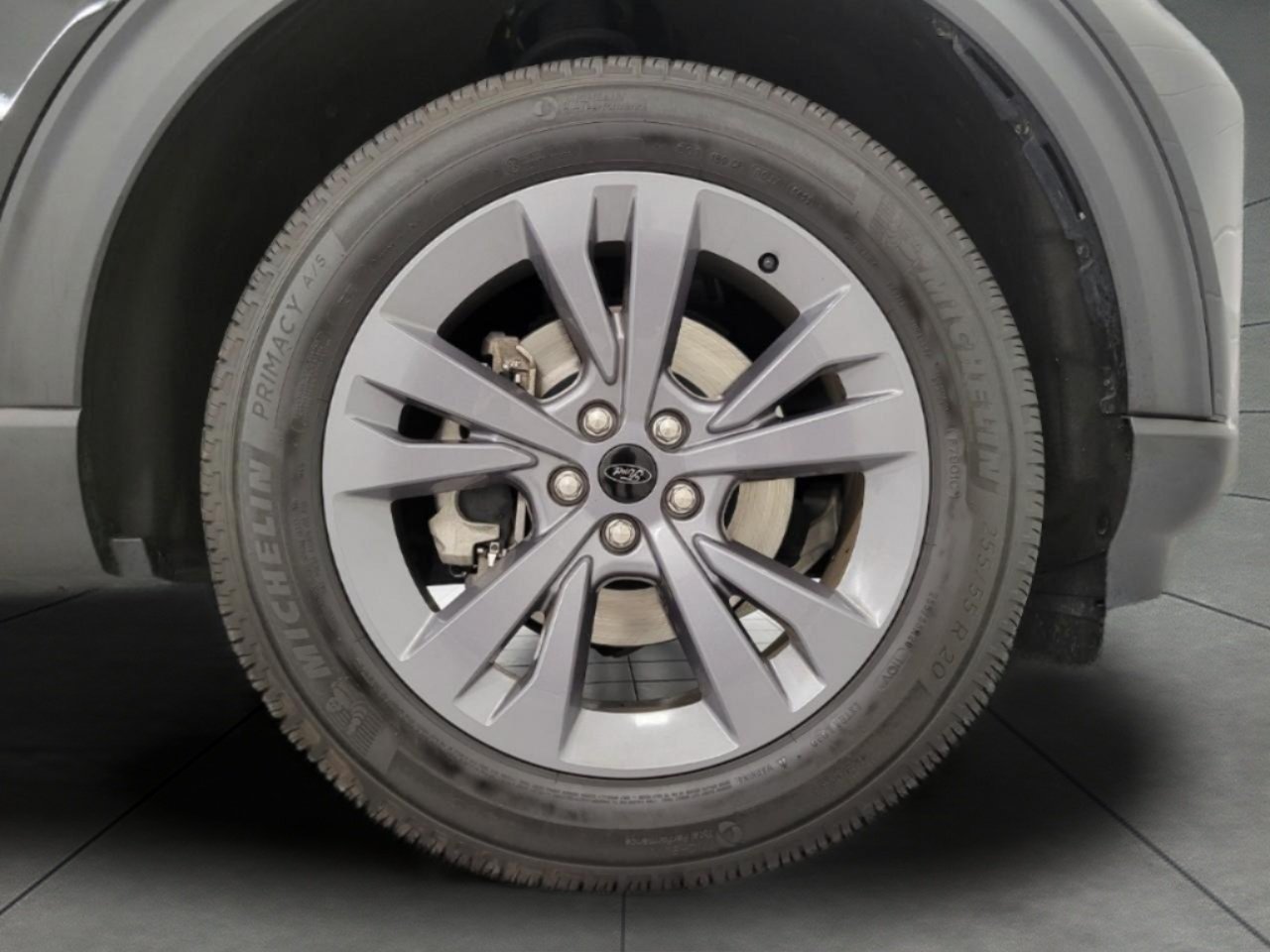 Used 2023 Ford Explorer XLT w/ Equipment Group 202A AWD/4WD image 33