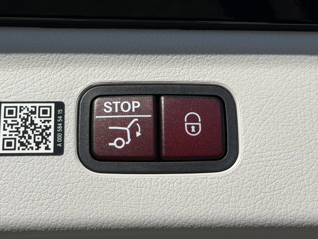 New 2026 Mercedes-Benz EQE 320 4MATIC SUV image 13