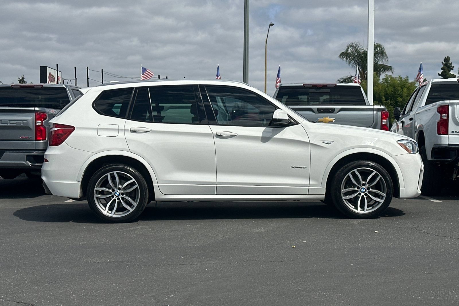 Used 2017 BMW X3 xDrive28i AWD/4WD image 4
