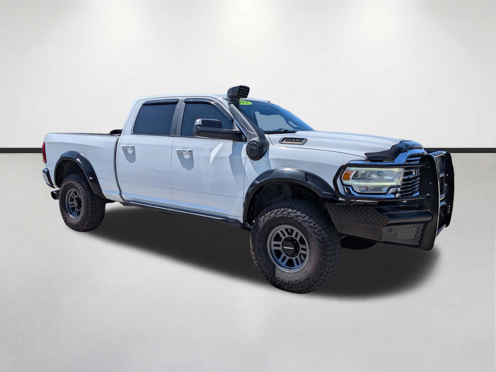Used 2022 RAM 2500 Laramie AWD/4WD image 1