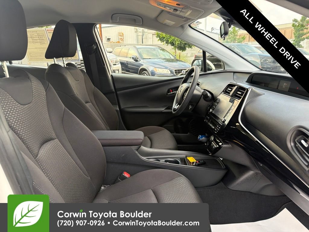 Used 2020 Toyota Prius LE w/ Carpet Mat Package AWD/4WD image 11