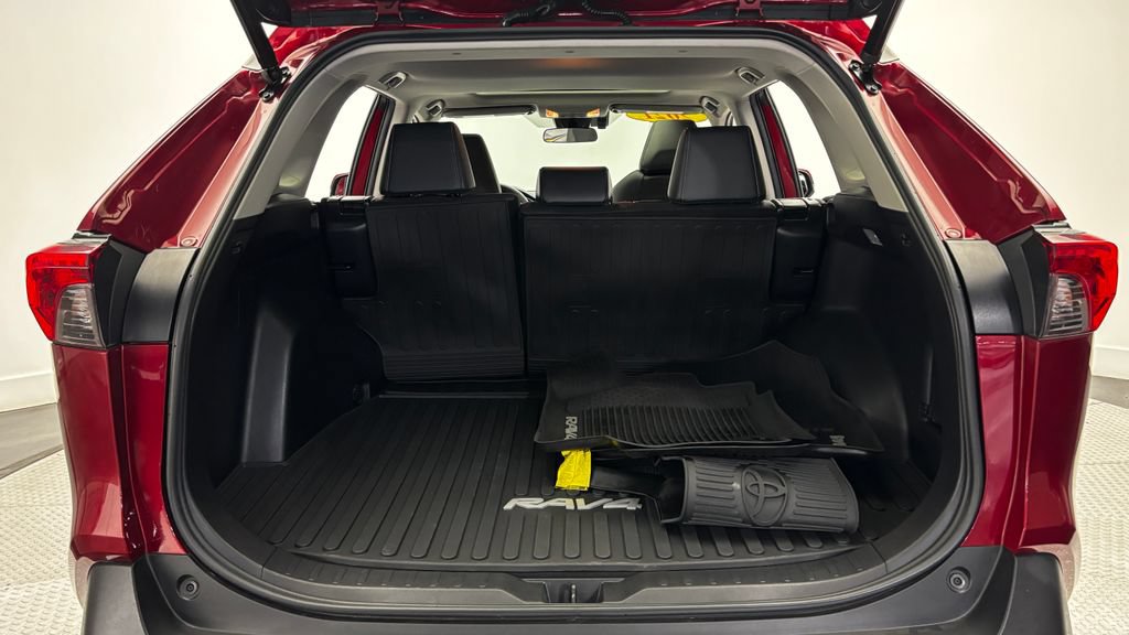 Used 2021 Toyota RAV4 XLE Premium AWD/4WD image 36