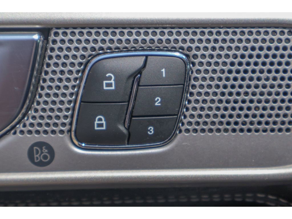 Used 2020 Ford Explorer Limited image 22