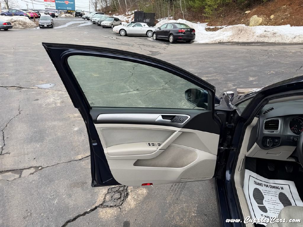 Used 2016 Volkswagen Golf S image 6