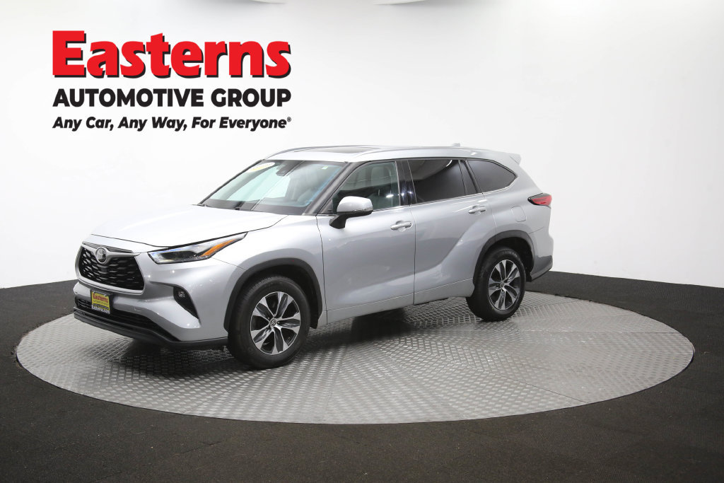 Used 2021 Toyota Highlander XLE FWD image 63