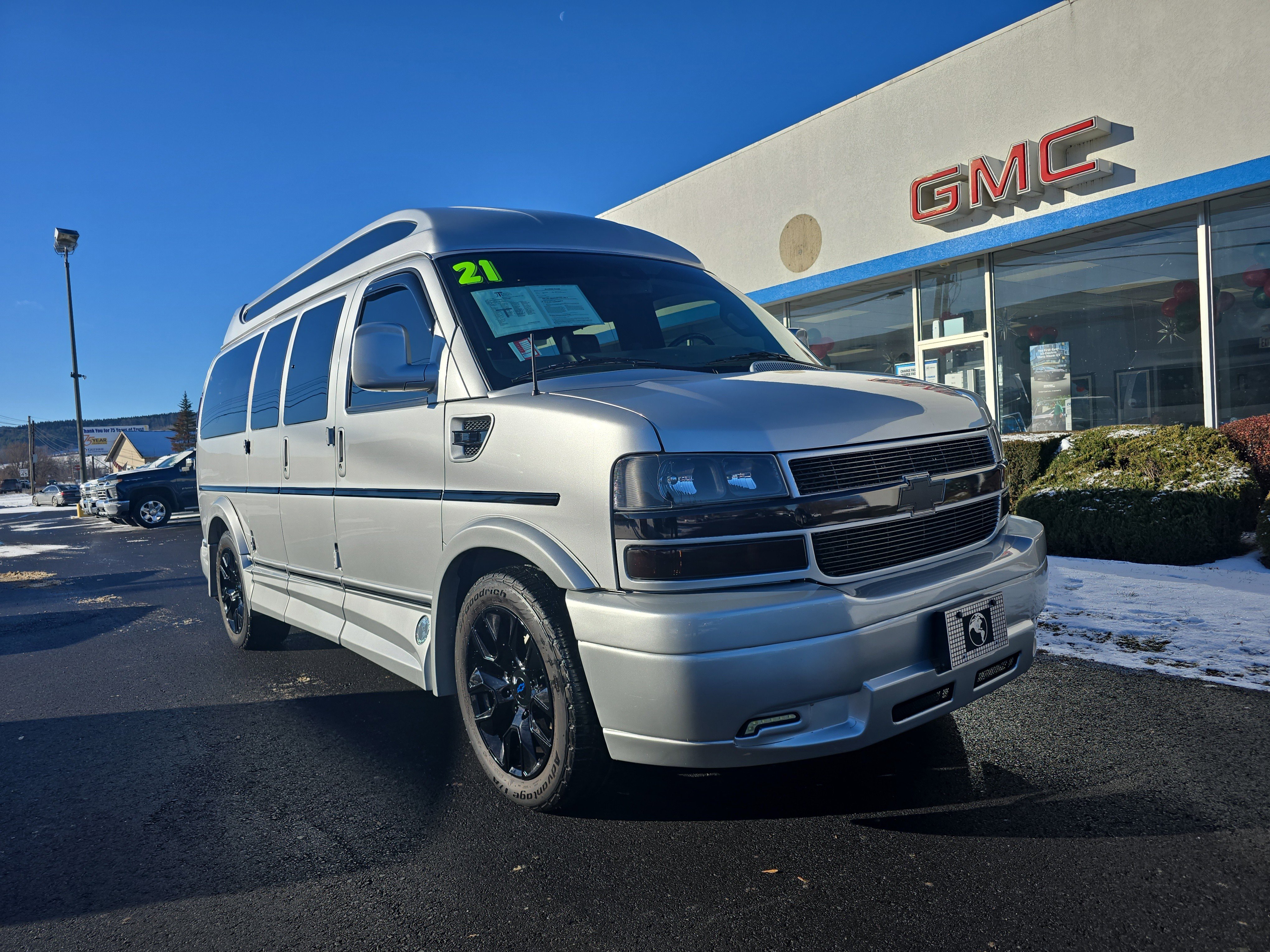 Used 2021 Chevrolet Express 2500 LS w/ Enhanced Convenience Package image 1
