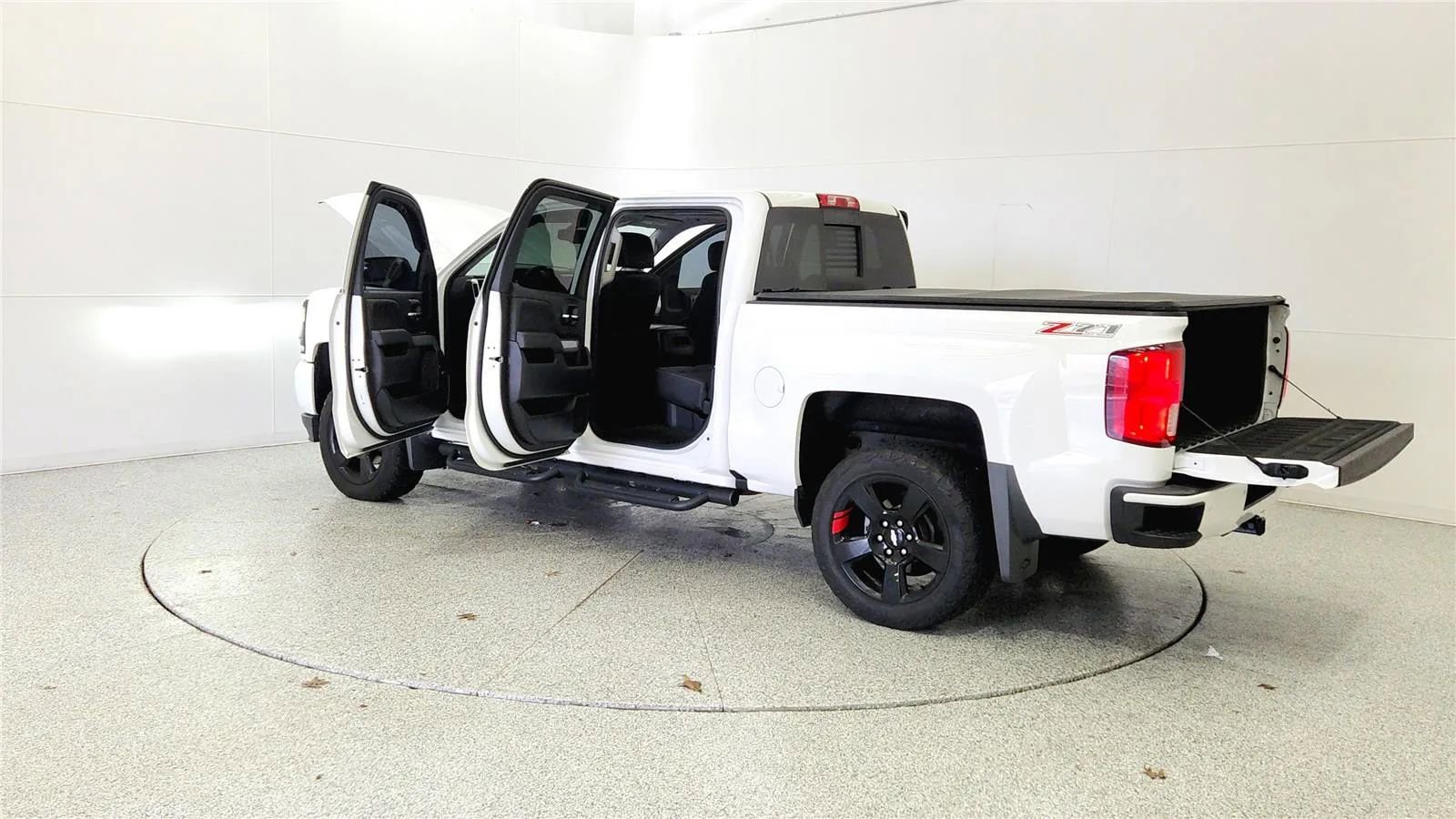 Used 2017 Chevrolet Silverado 1500 LTZ Z71 w/ Redline Edition image 11