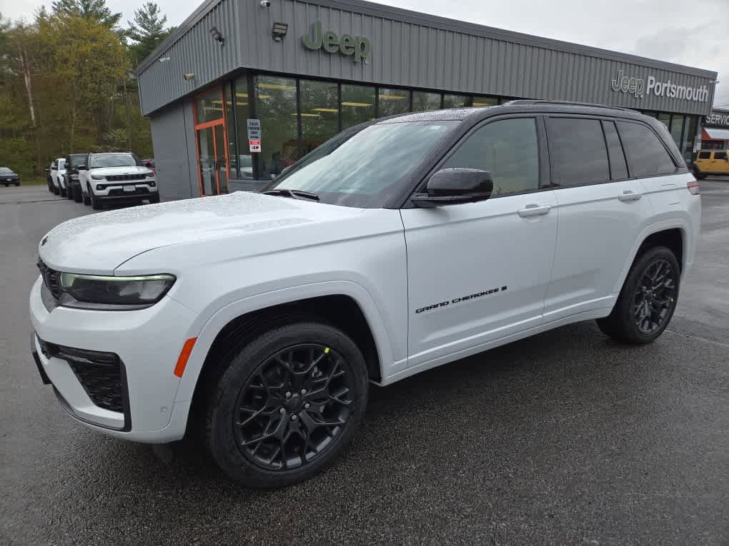 New 2026 Jeep Grand Cherokee Summit AWD/4WD image 8