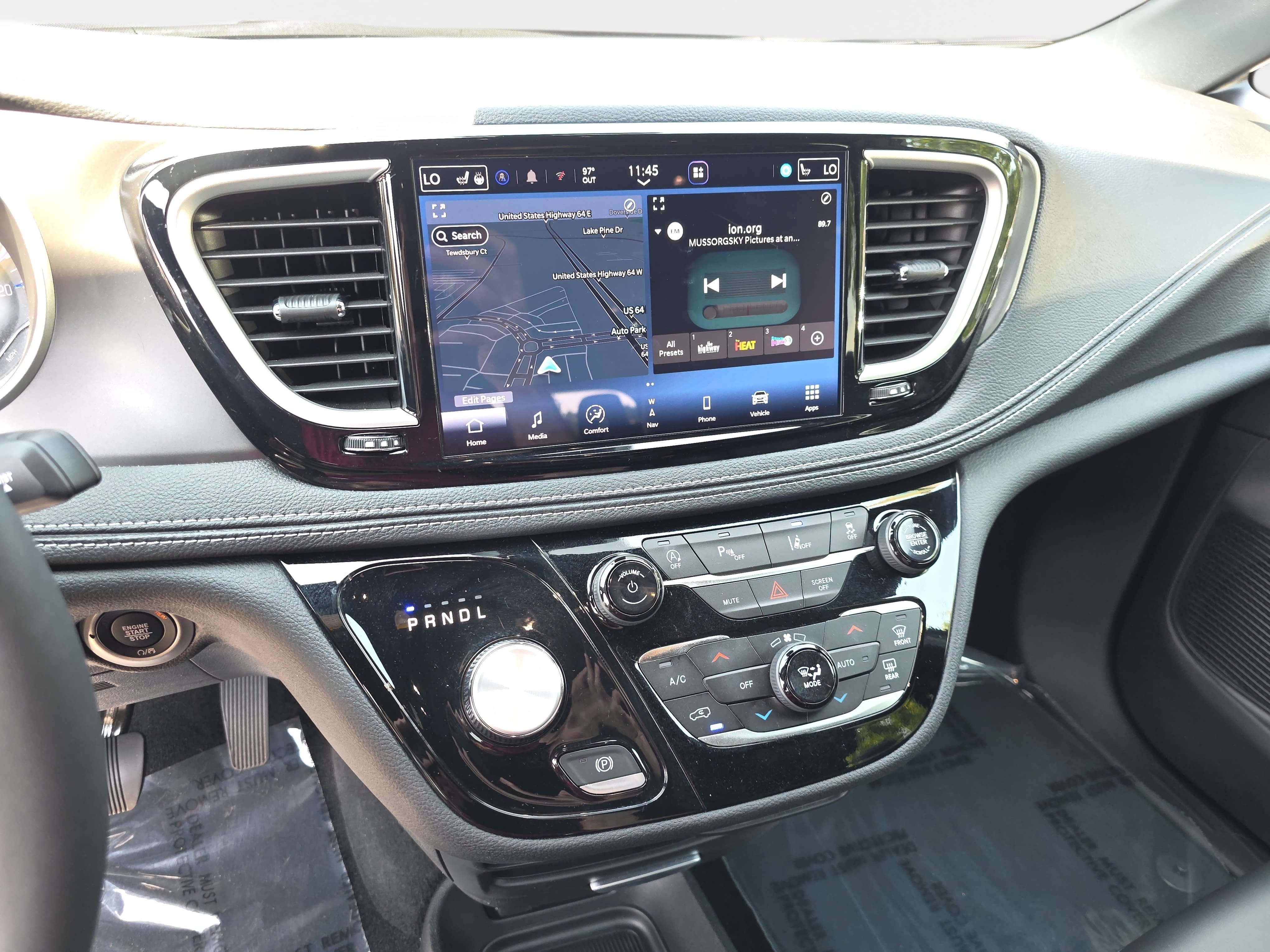 New 2026 Chrysler Pacifica Select FWD image 18