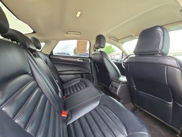 Used 2020 Ford Fusion SEL FWD image 27