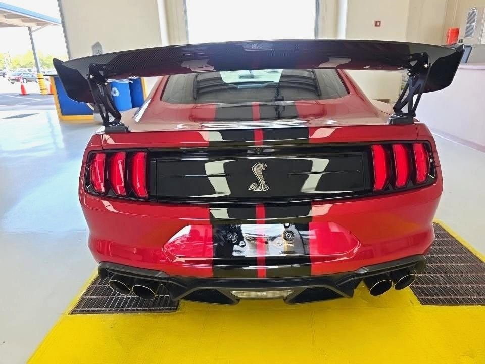 Used 2020 Ford Mustang Shelby GT500 w/ Carbon Fiber Track Pack RWD image 5