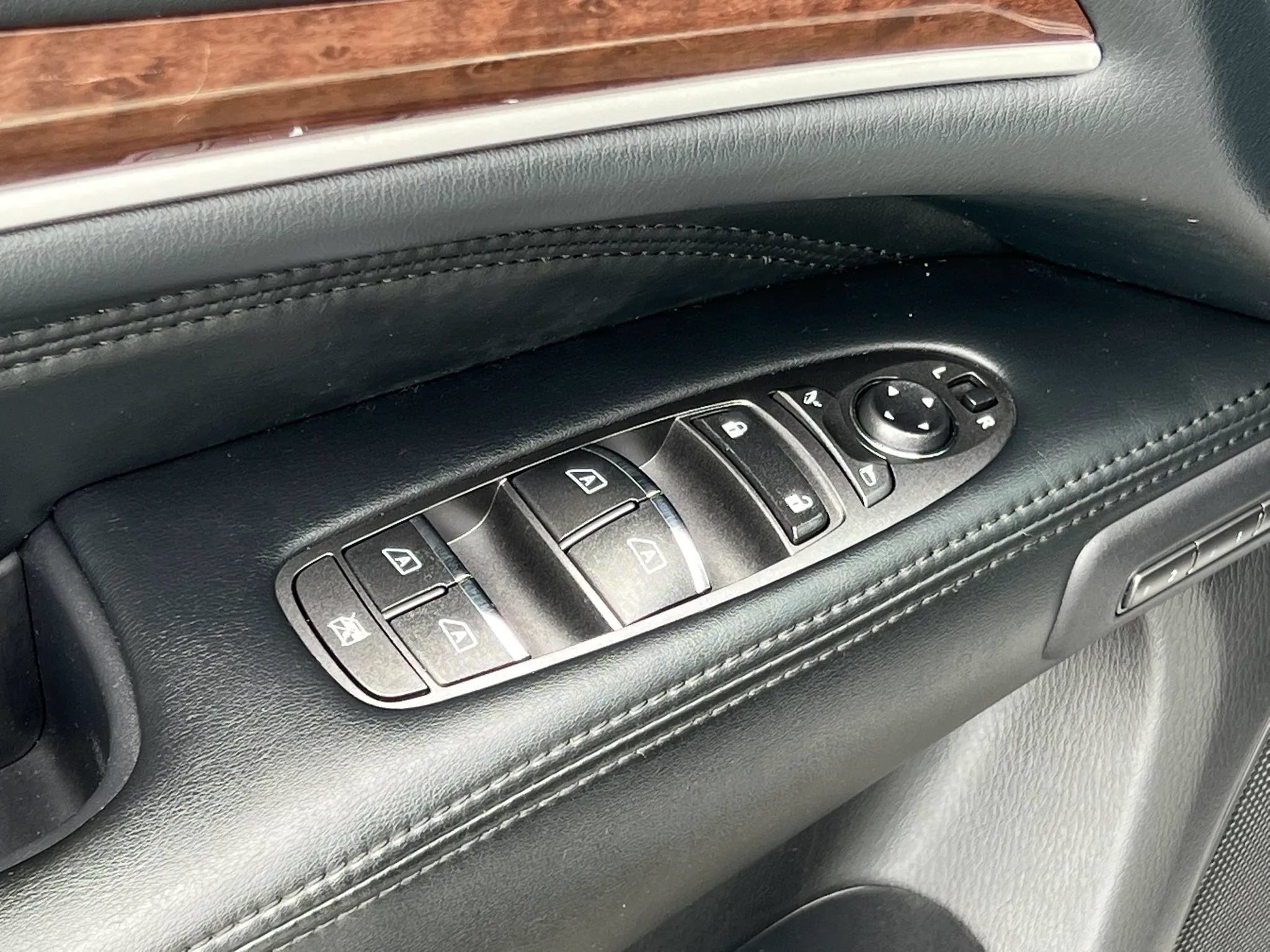 Used 2013 INFINITI JX35 AWD w/ Premium Pkg image 38