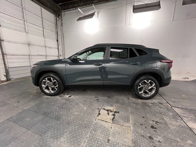 Used 2025 Chevrolet Trax LT image 5