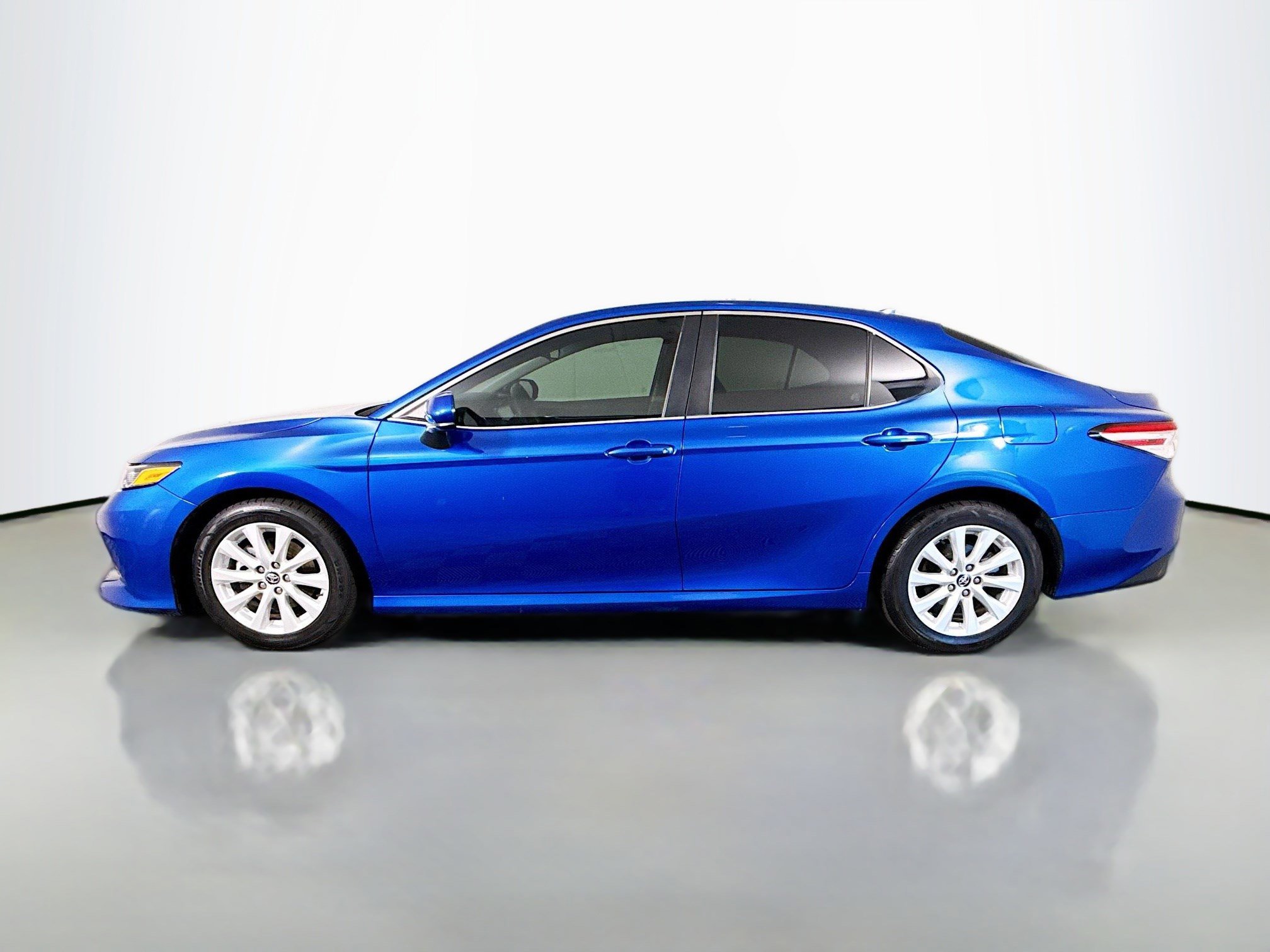 Used 2020 Toyota Camry LE w/ Carpet Mat Package image 6