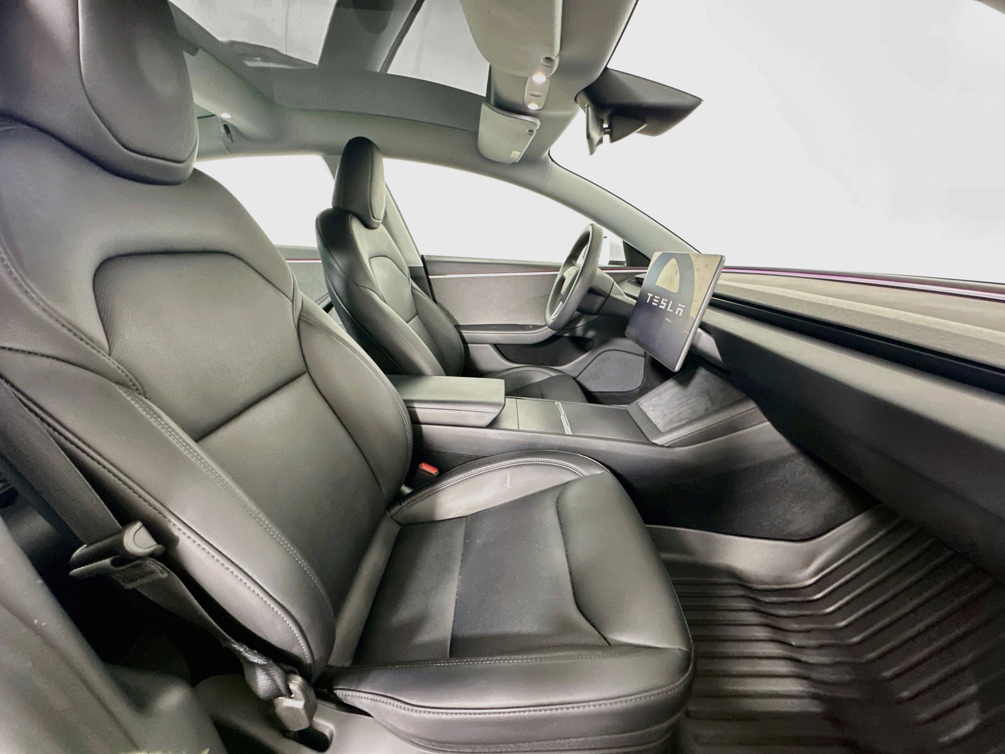 Used 2025 Tesla Model 3 Long Range RWD image 32