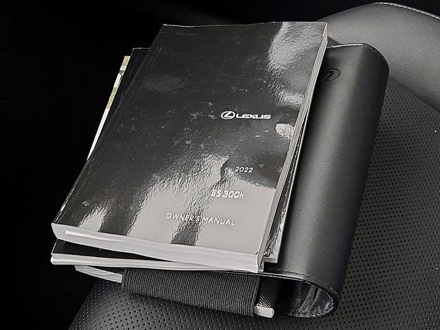 Used 2022 Lexus ES 300h w/ Premium Package image 31