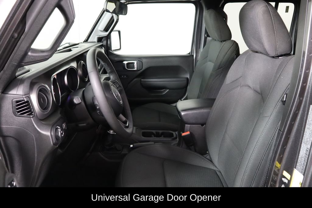 Used 2023 Jeep Gladiator Sport image 16