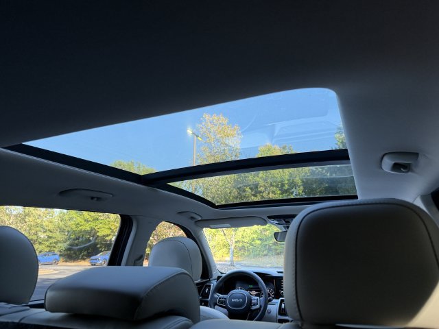 Certified 2023 Kia Sorento S w/ Panoramic Sunroof Package FWD image 30