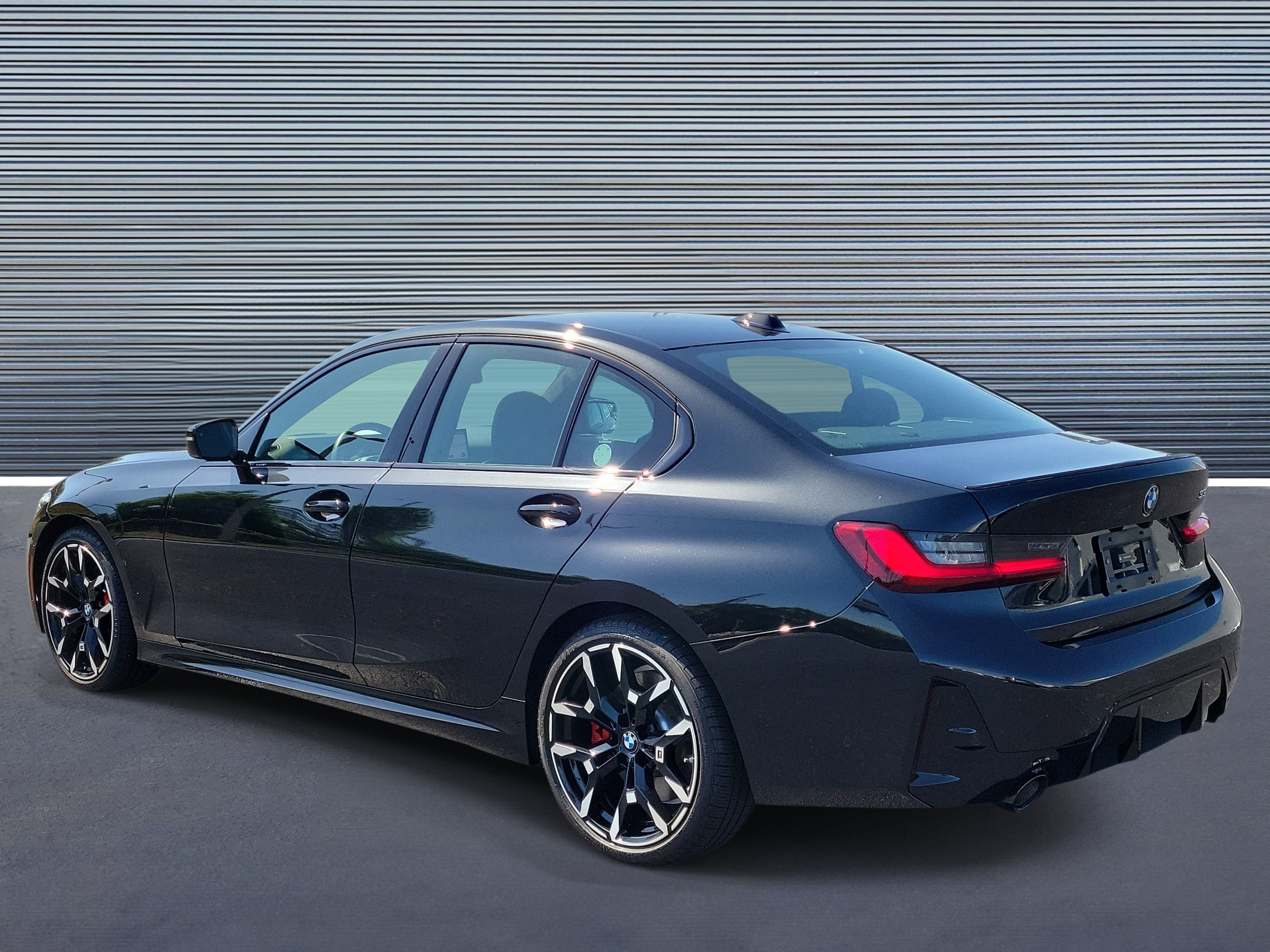 Used 2026 BMW 330i Sedan w/ M Sport Package RWD image 4
