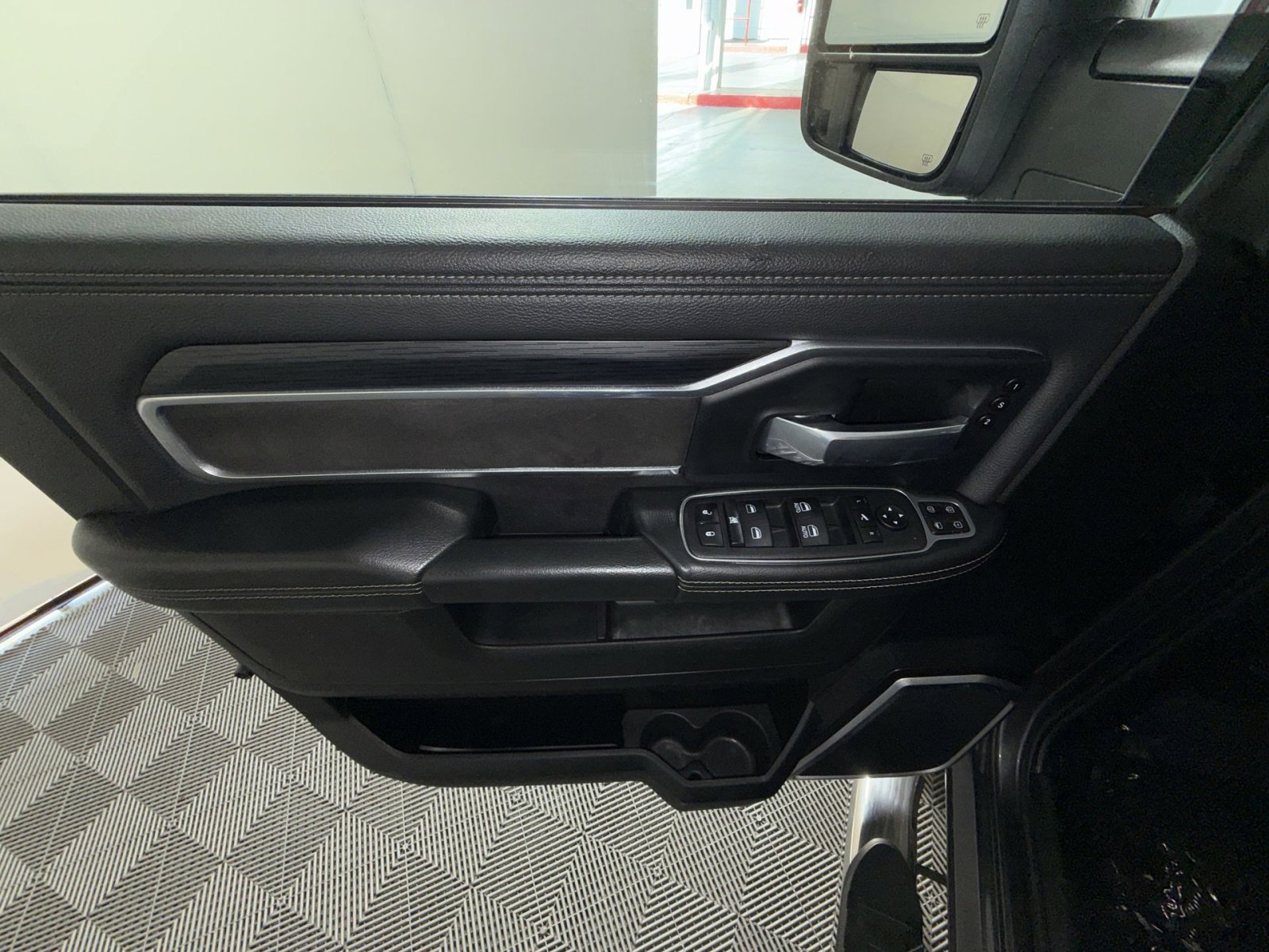 Used 2023 RAM 2500 Laramie AWD/4WD image 15