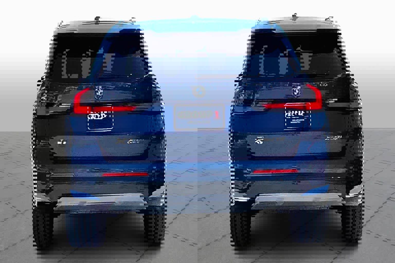 Used 2025 BMW X1 xDrive28i w/ Premium Package image 4