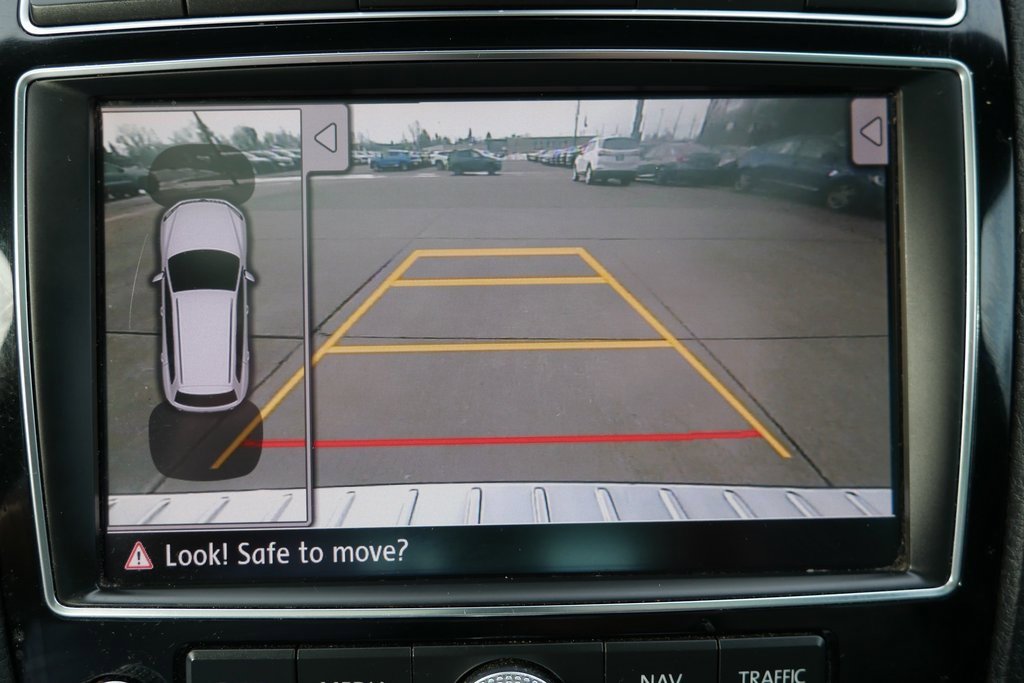 Used 2017 Volkswagen Touareg Wolfsburg Edition image 20