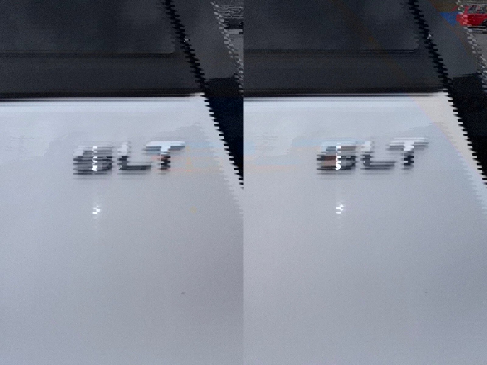 Used 2024 GMC Terrain SLT image 10