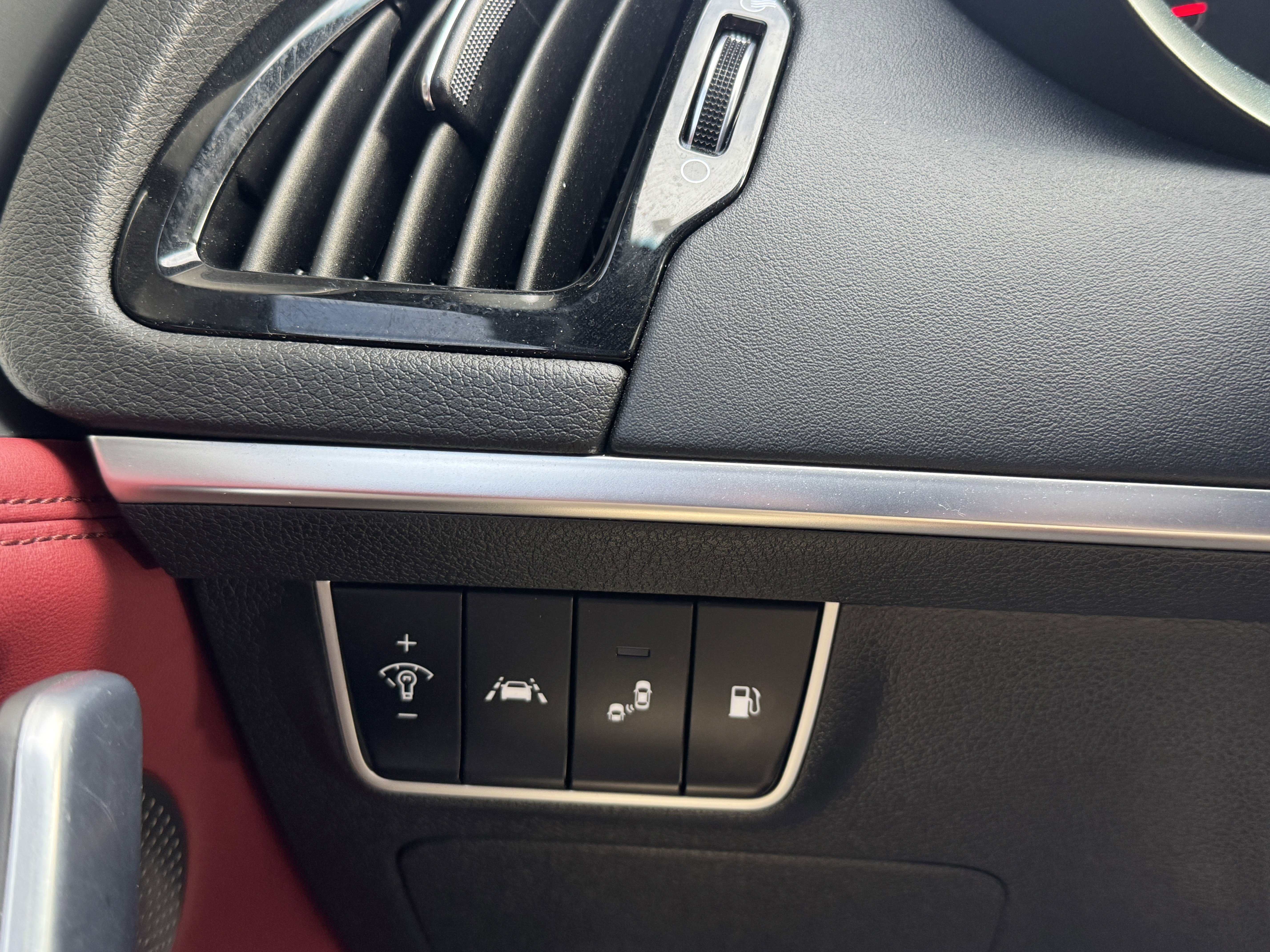 Used 2018 Kia Stinger GT1 image 33