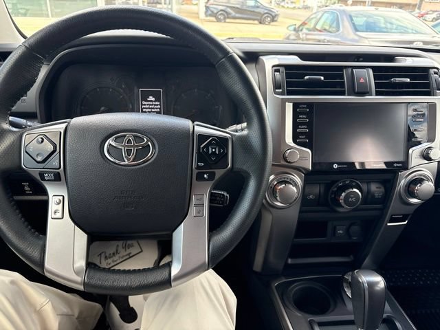 Used 2020 Toyota 4Runner SR5 Premium w/ Moonroof Package AWD/4WD image 9
