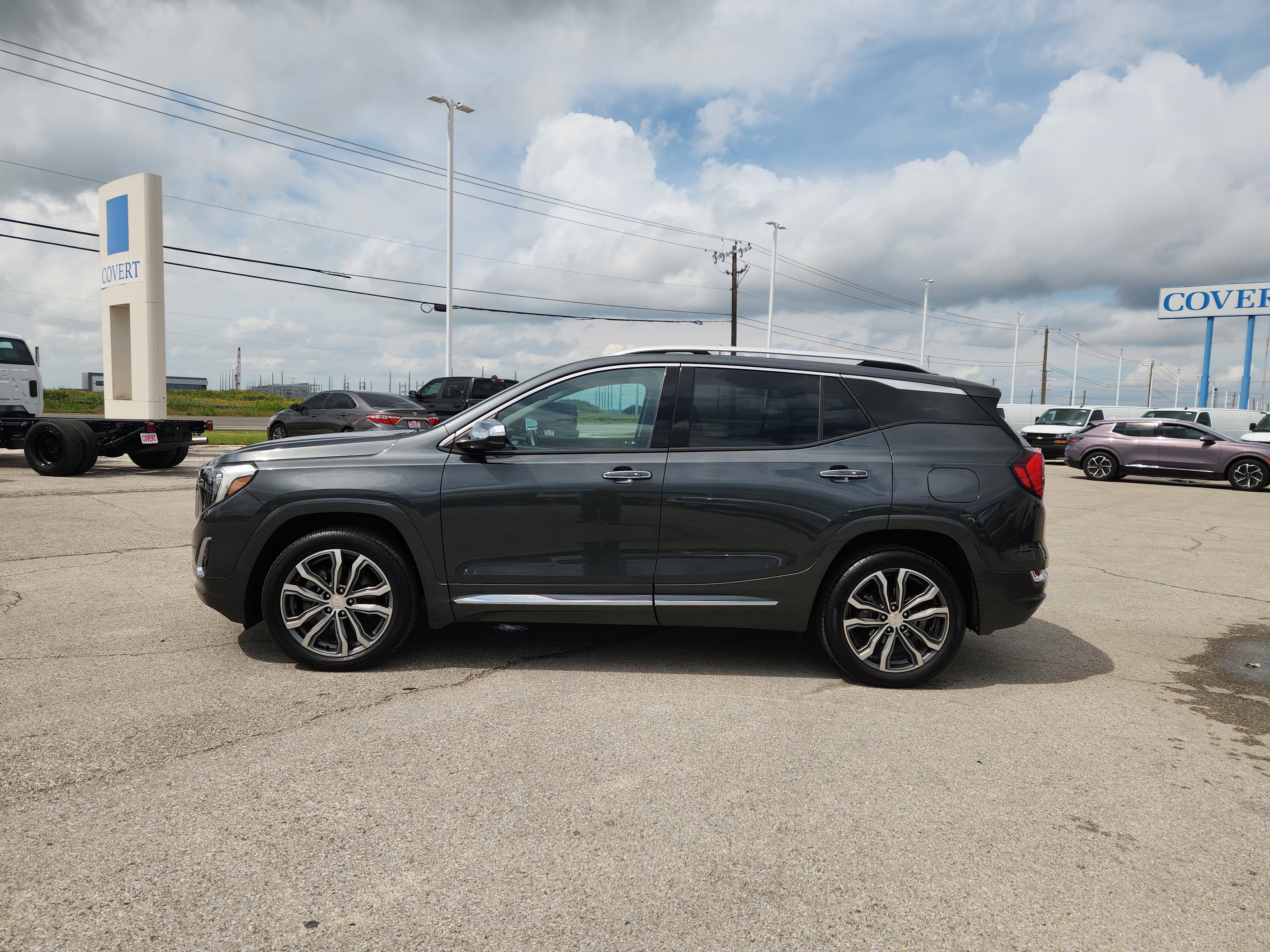 Used 2020 GMC Terrain Denali w/ Denali Premium Package AWD/4WD image 4