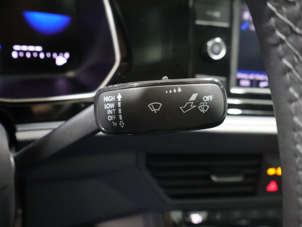 Used 2024 Volkswagen Jetta SE FWD image 37