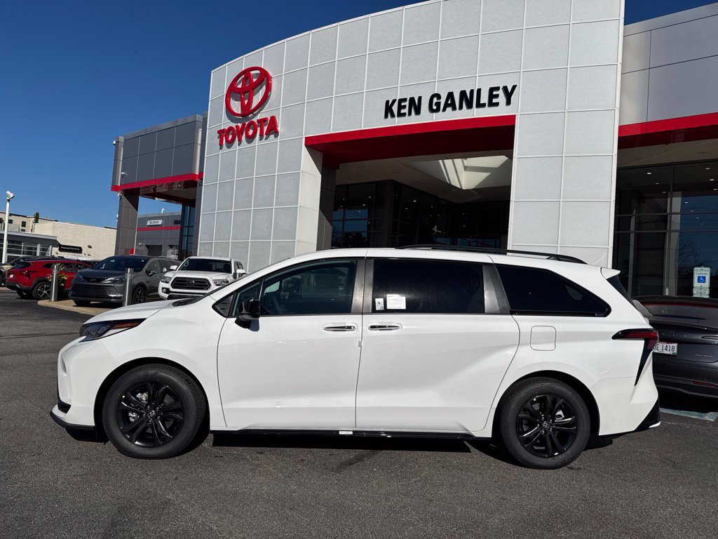 New 2026 Toyota Sienna XSE AWD/4WD image 2
