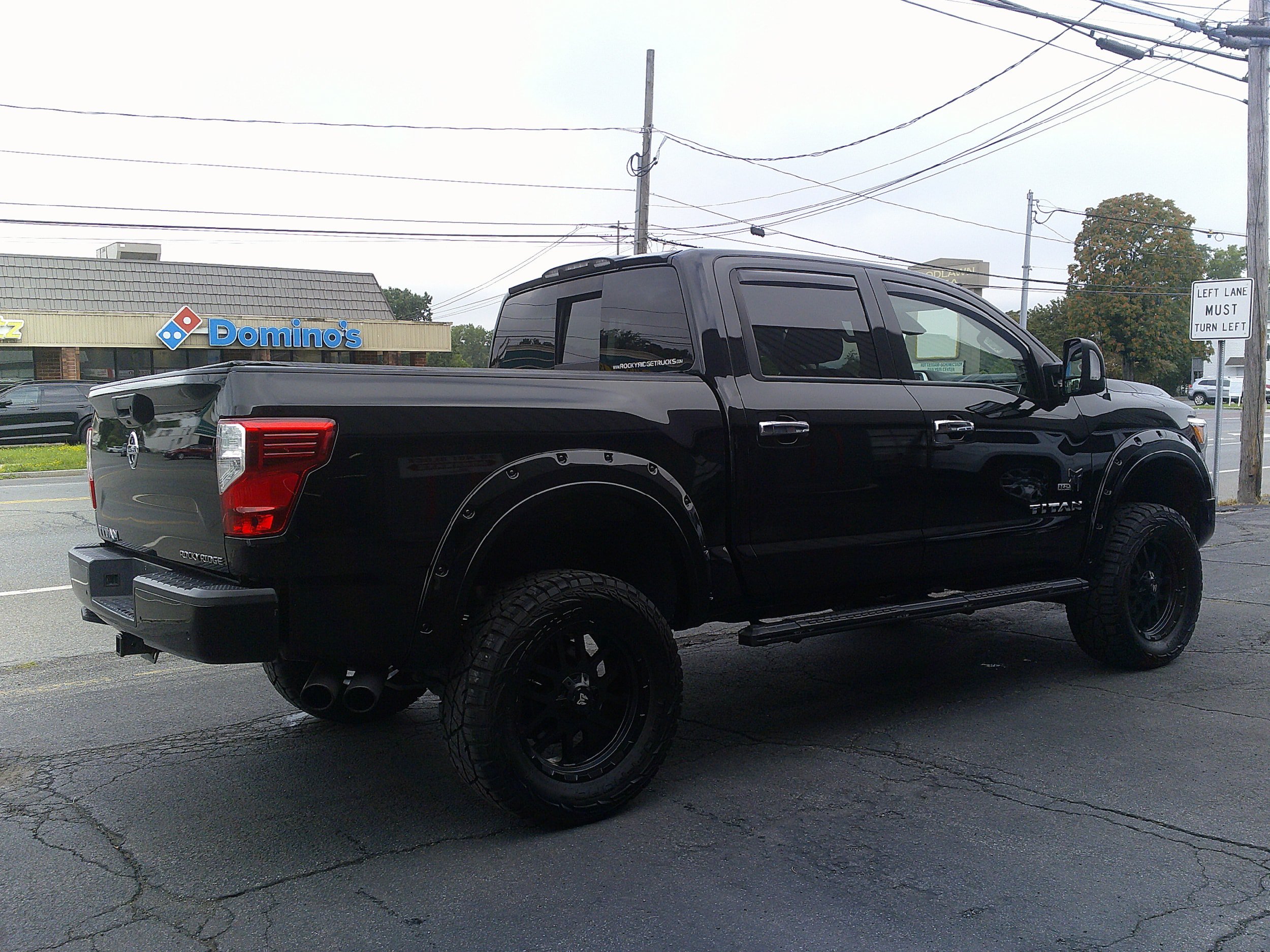 Used 2021 Nissan Titan SV w/ SV Convenience Package AWD/4WD image 12