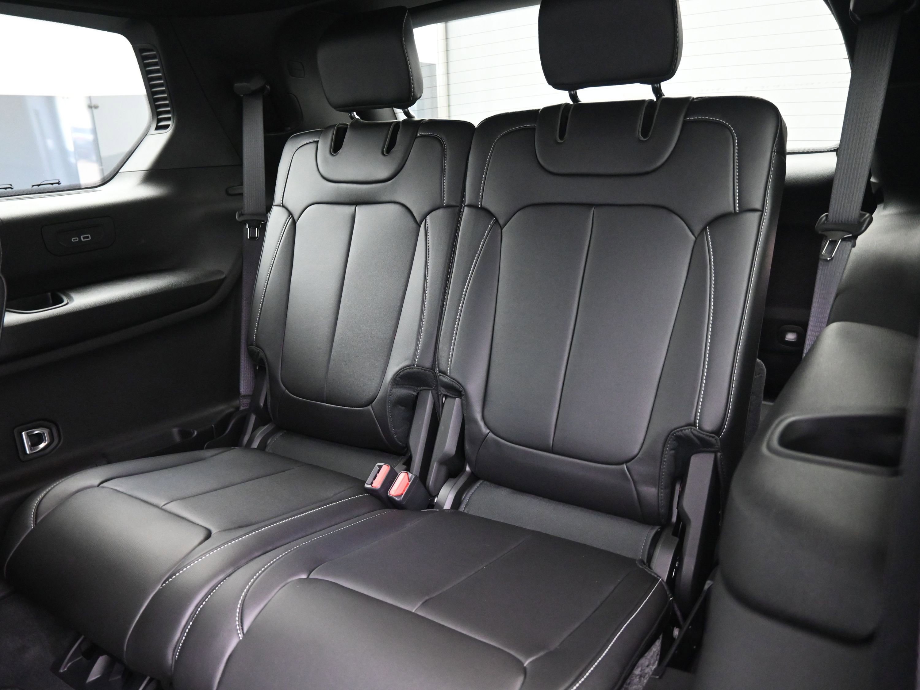 Used 2025 Jeep Grand Cherokee L Limited image 15